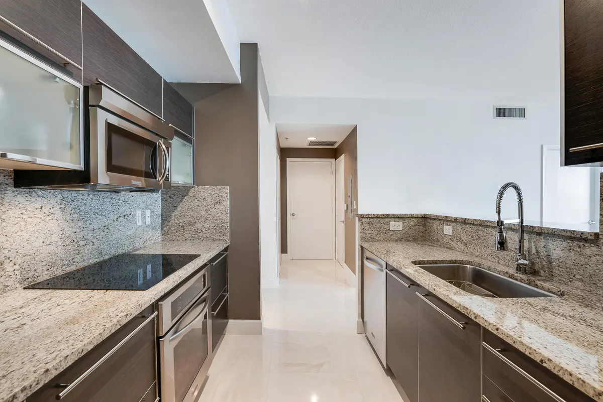 Kitchen at 550 OKEECHOBEE Boulevard 1017, West Palm Beach