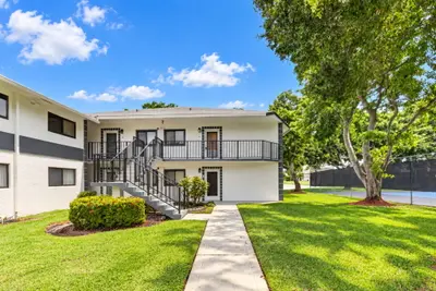 15301 Pembridge Avenue 61, Delray Beach – Condominium for sale