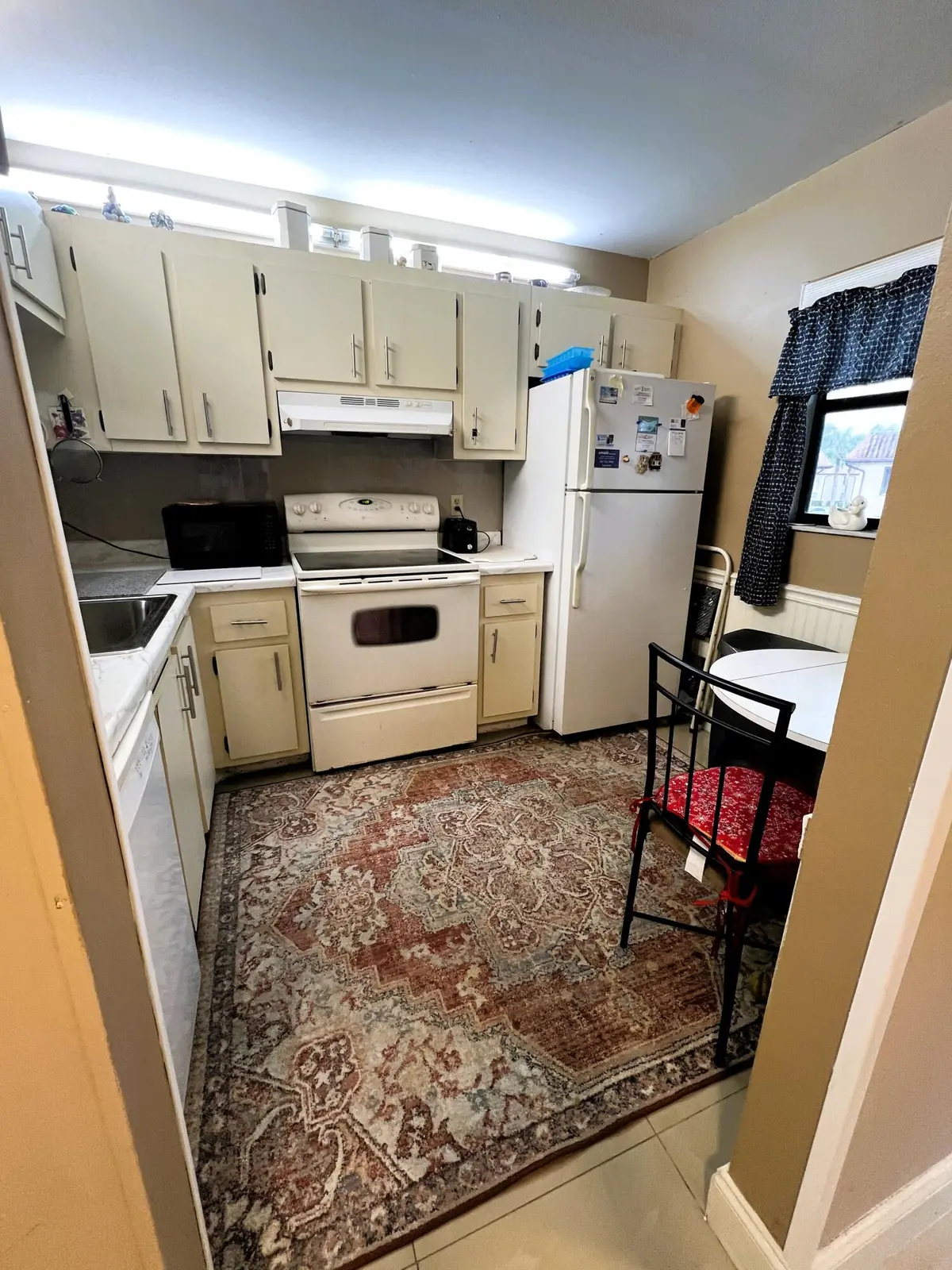 KITCHEN at 7245 Golf Colony Court 203, Lake Worth