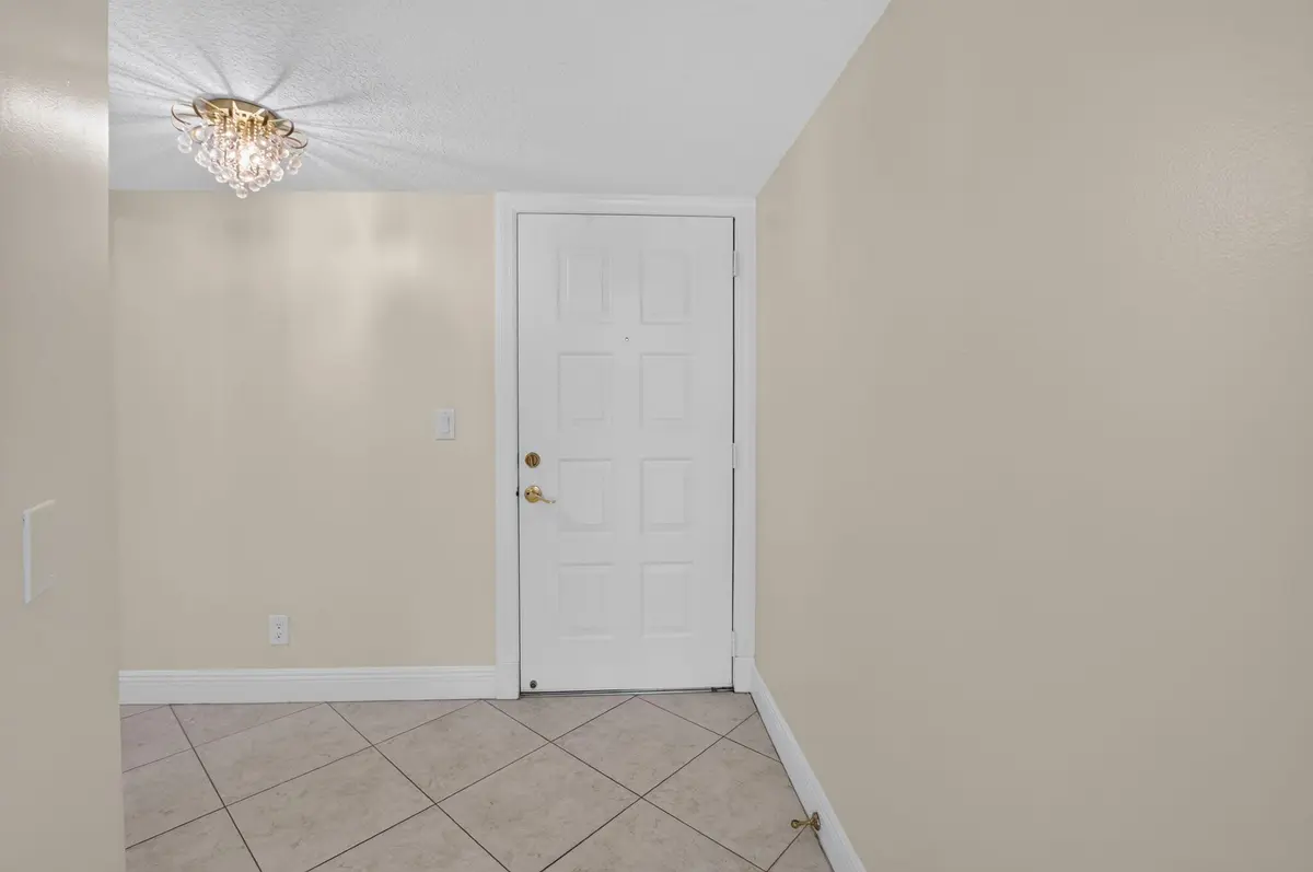 7-web-or-mls-DSC_8720 at 7290 Ashford Place 404, Delray Beach