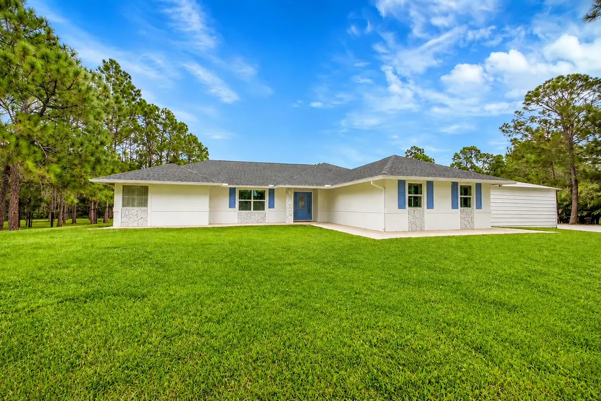 WELCOME HOME at 17107 84th Court, Loxahatchee