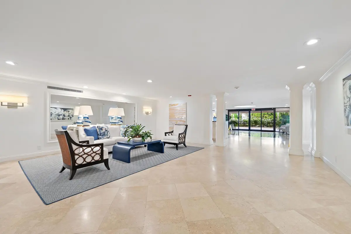 Lobby at 250 BRADLEY Place 408, Palm Beach