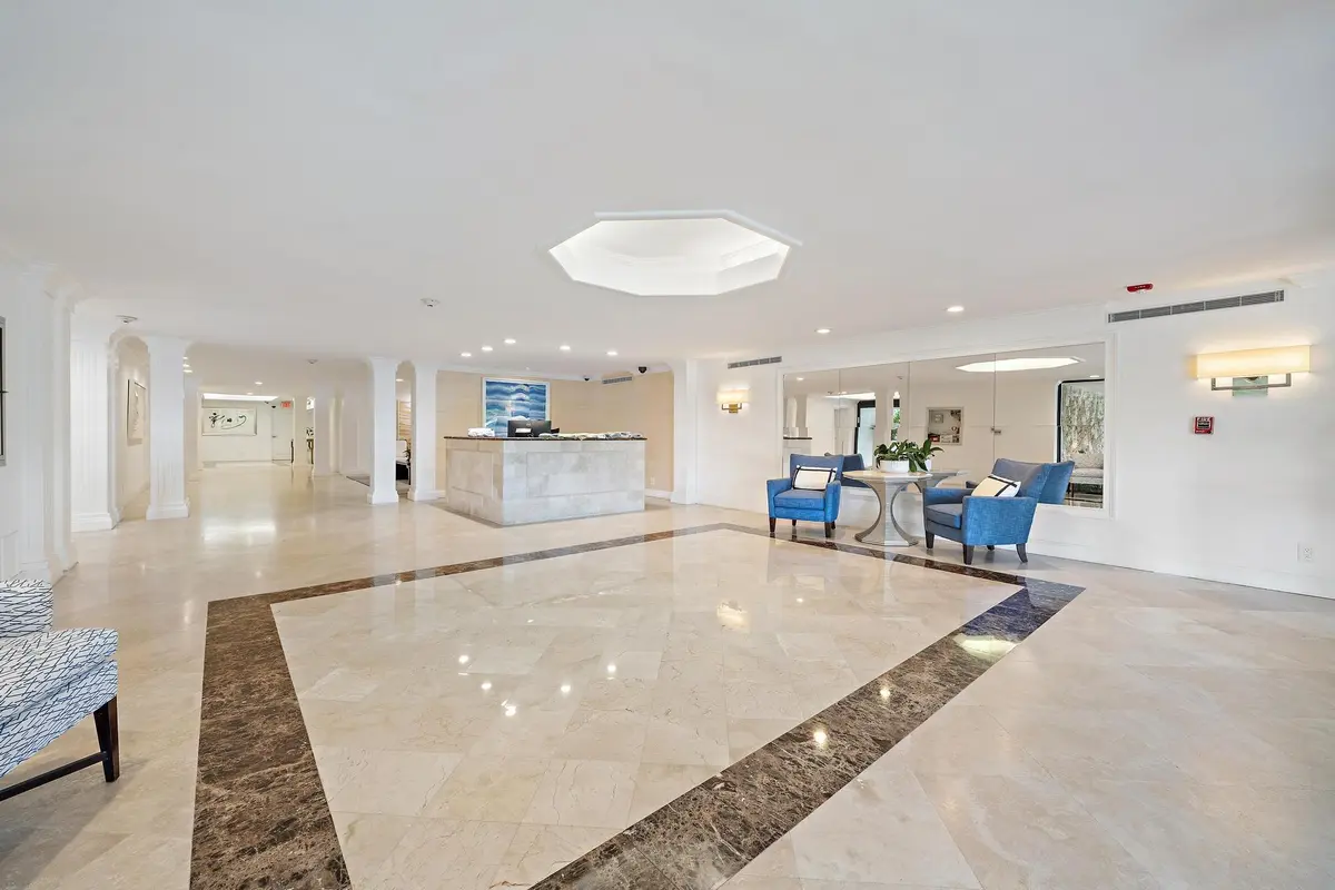 Lobby at 250 BRADLEY Place 408, Palm Beach
