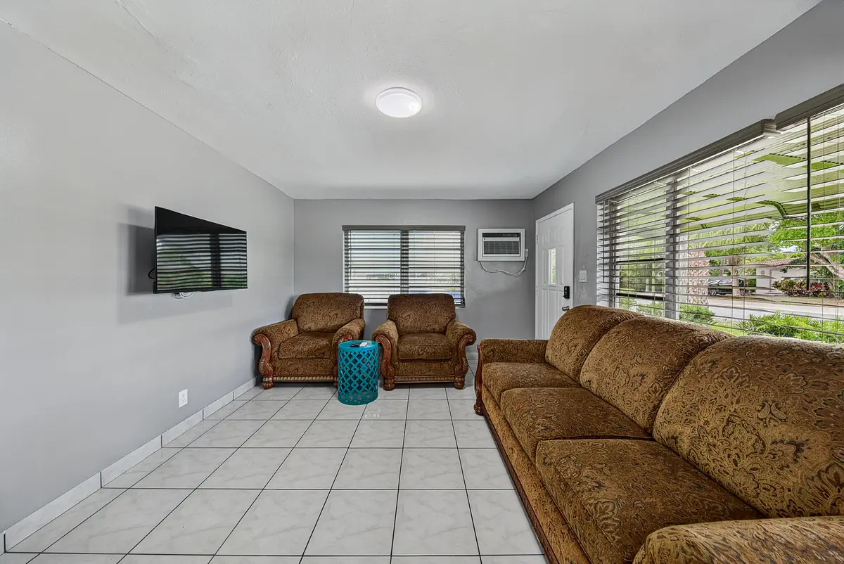 evans-38 at 2312 NE 4th Street, Pompano Beach