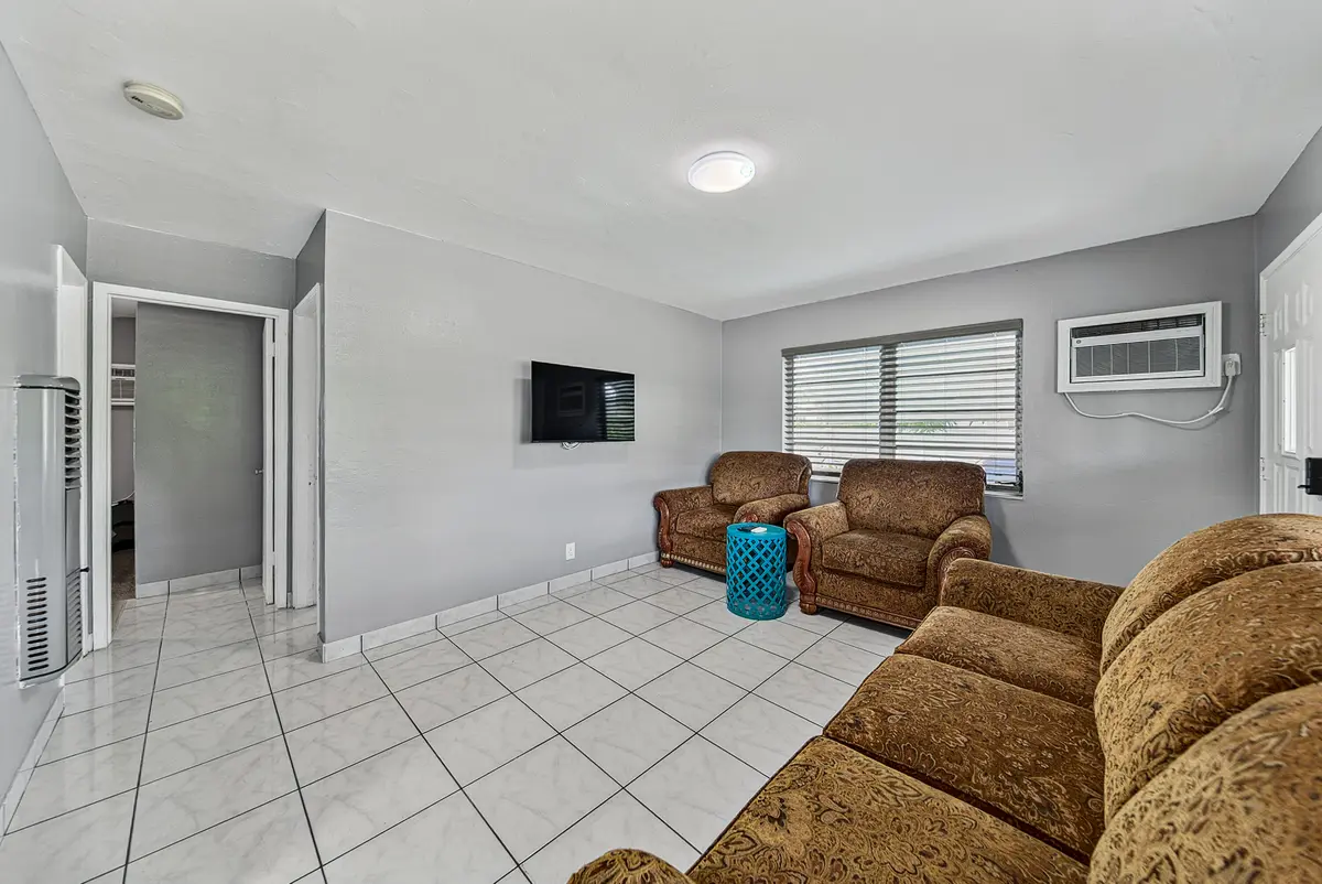 evans-40 at 2312 NE 4th Street, Pompano Beach