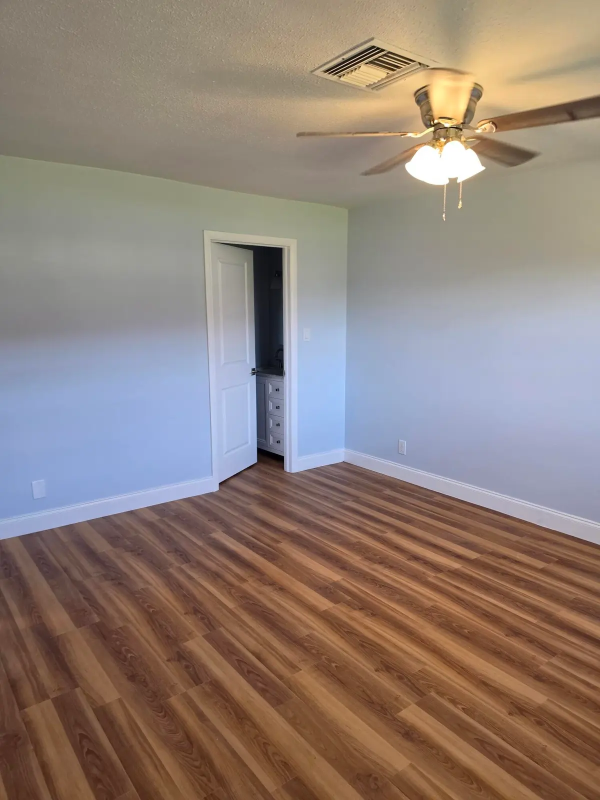 625 (8) at 625 PINES KNOLL Drive B, Fort Pierce