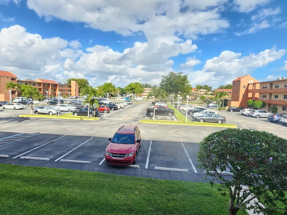 8842 W MCNAB Road 205, Tamarac, FL – photo 2