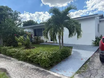 6800 Simms Street, Hollywood – Single Family Residence for sale