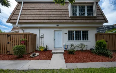 4300 Hazel Avenue D, Palm Beach Gardens – Townhouse for sale