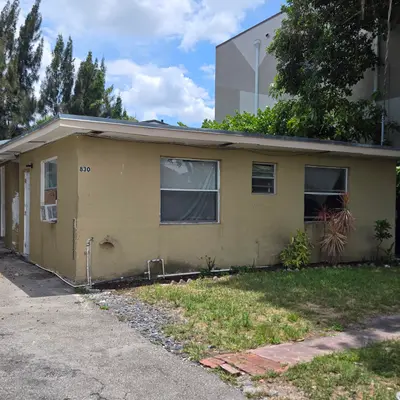 830 SW 14th Street 2, Pompano Beach – Apartment for rent