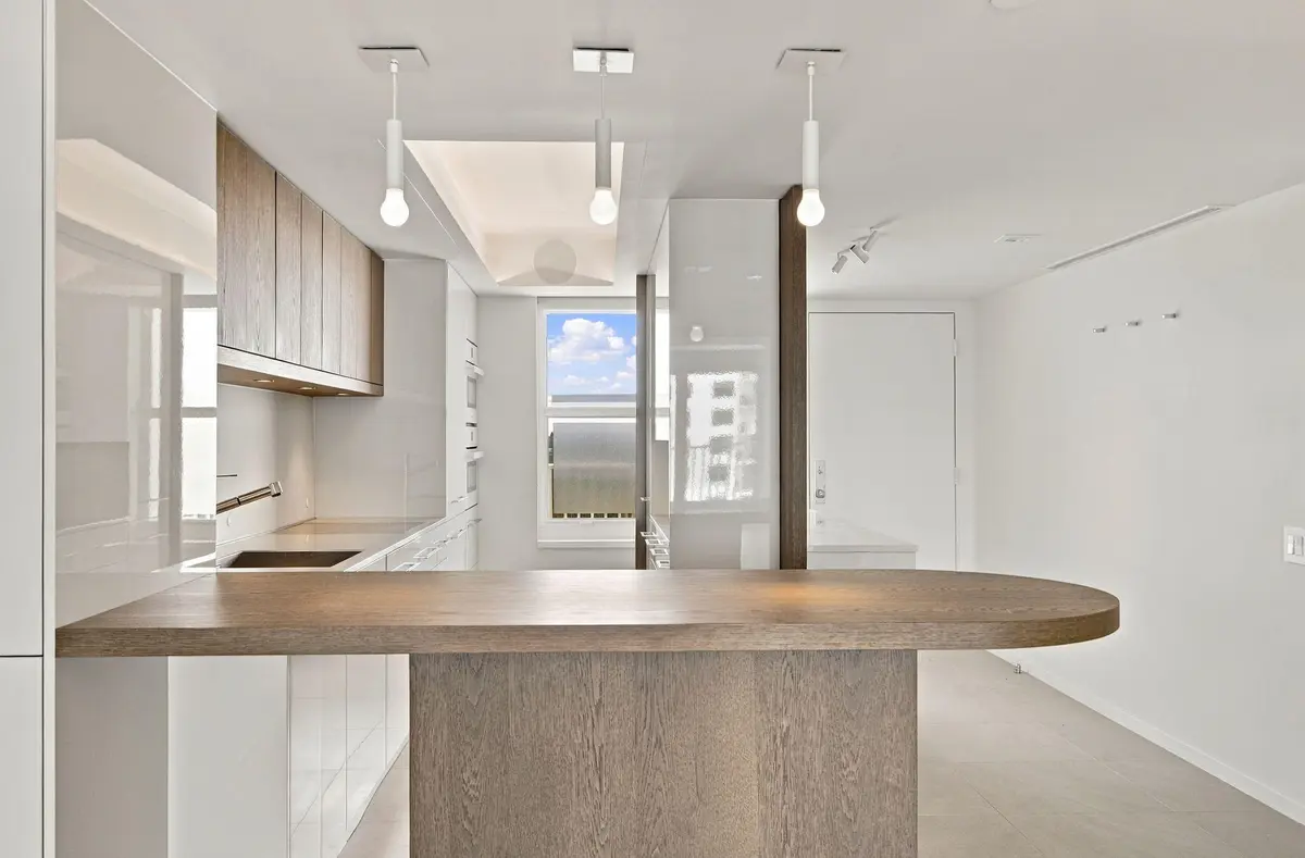 20-web-or-mls-020_DSC02384 at 3901 S FLAGLER Drive 605, West Palm Beach