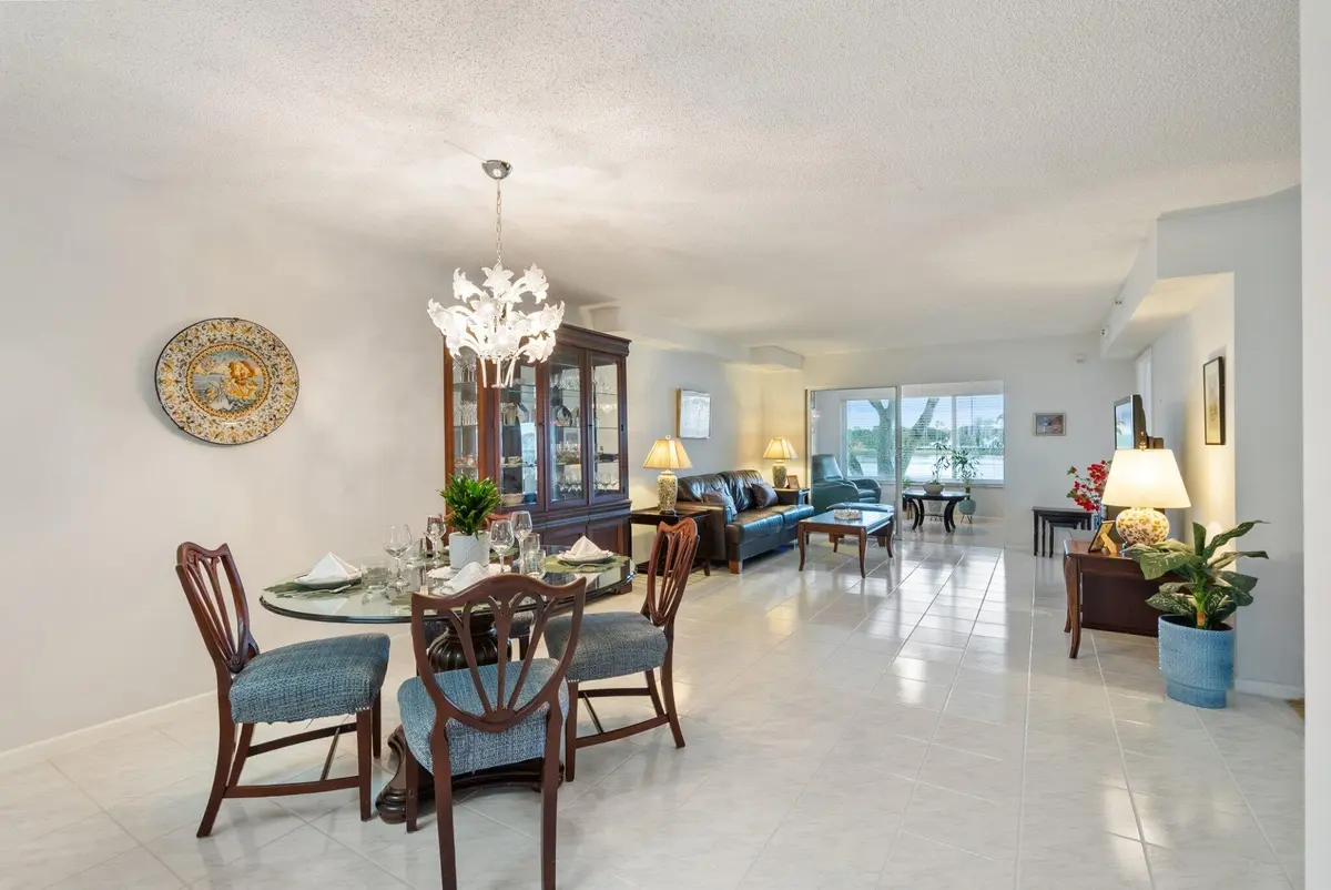 2 bed + Den at 6096 HUNTWICK Terrace 206, Delray Beach