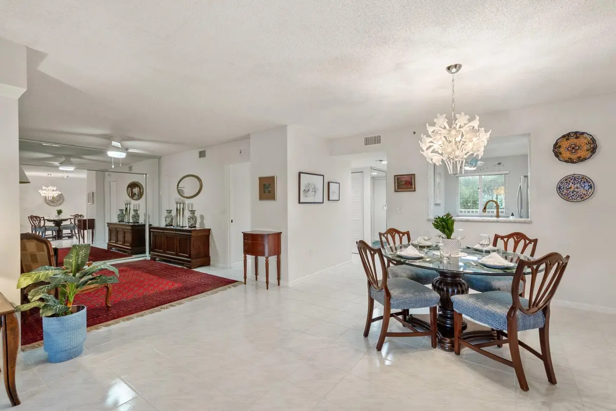 Den off to right at 6096 HUNTWICK Terrace 206, Delray Beach
