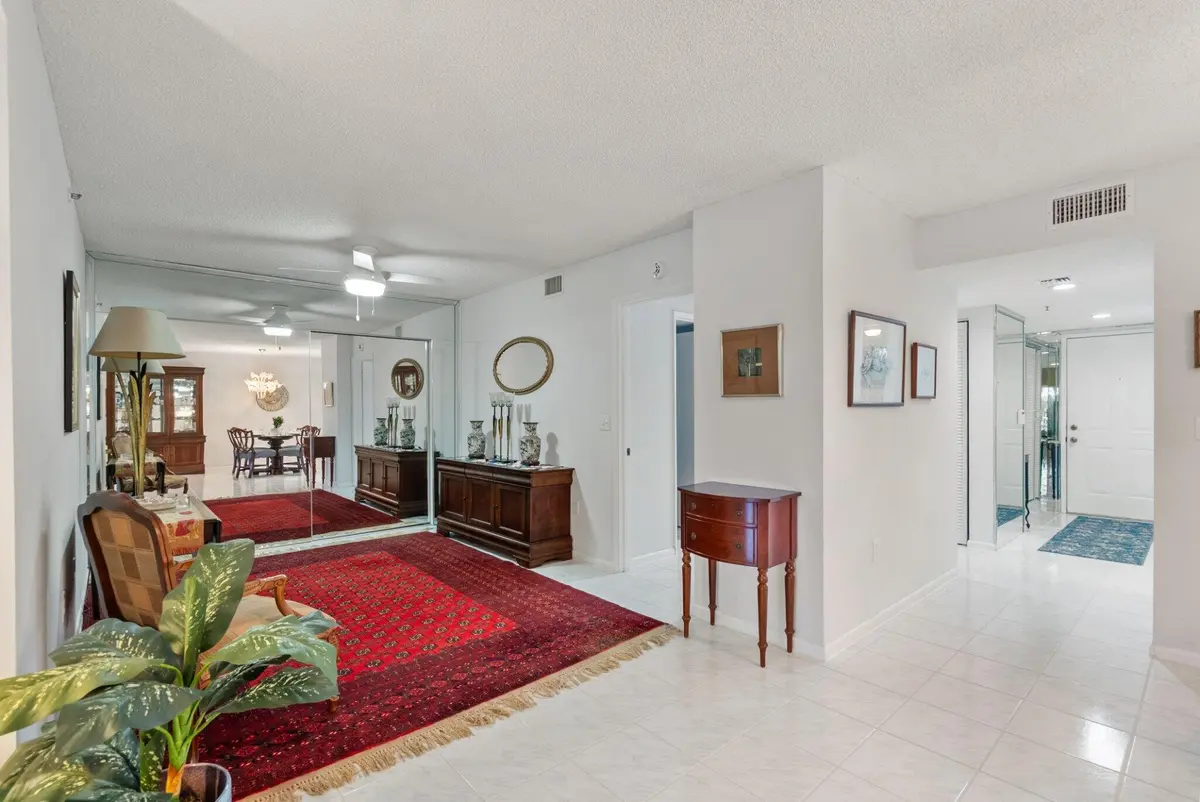 Den area at 6096 HUNTWICK Terrace 206, Delray Beach