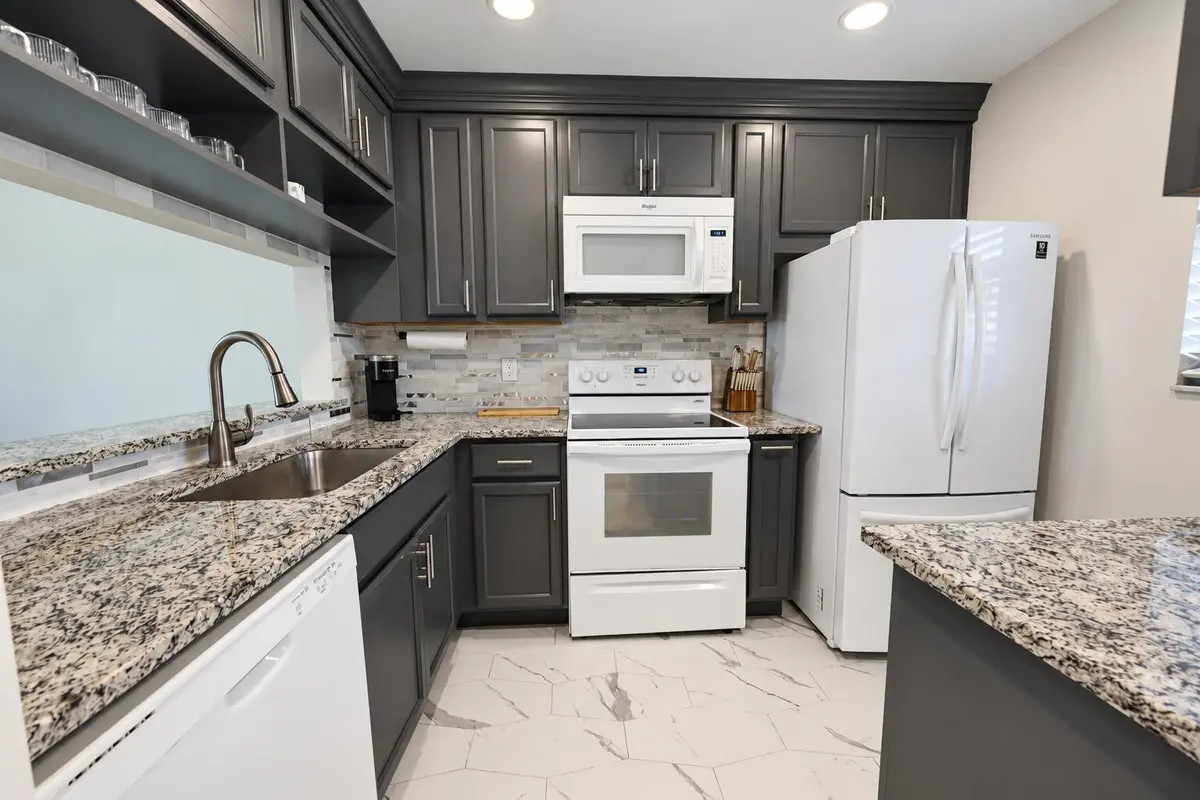 103 kitchen at 7094 Golf Colony Court 103, Lake Worth