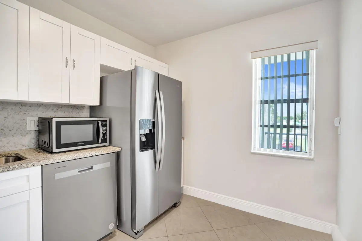 KITCHEN at 130 Lake Meryl Drive, West Palm Beach