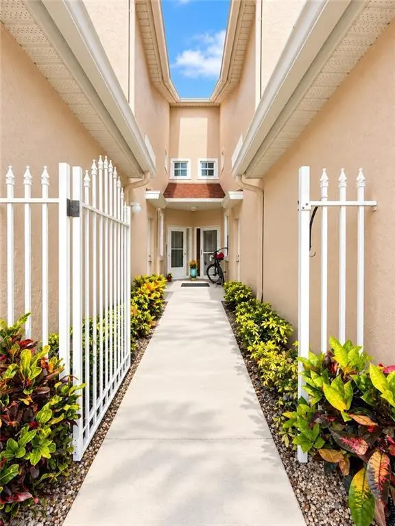 4a at 200 GRAND ROYALE Circle 104, Vero Beach