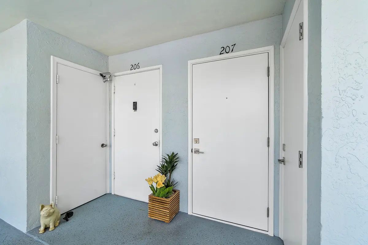 entry at 689 NE 6th Court, Boynton Beach