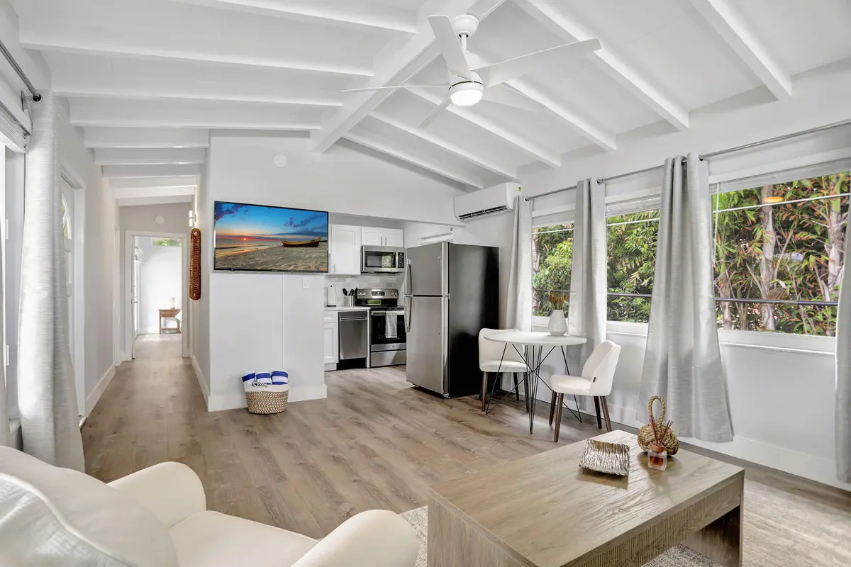 18-web-or-mls-001L1654 at 305 HIBISCUS Avenue, Pompano Beach