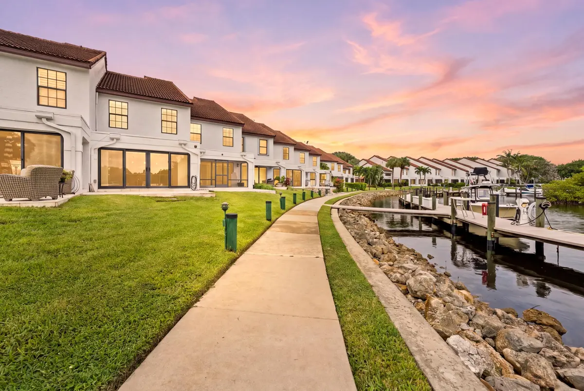 5_200 at 2280 Treasure Isle Drive 85, Palm Beach Gardens