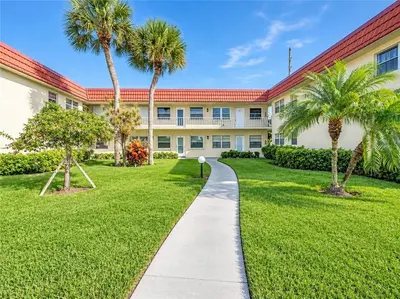 99 SPRING LAKE Drive 101, Vero Beach – Condominium for sale