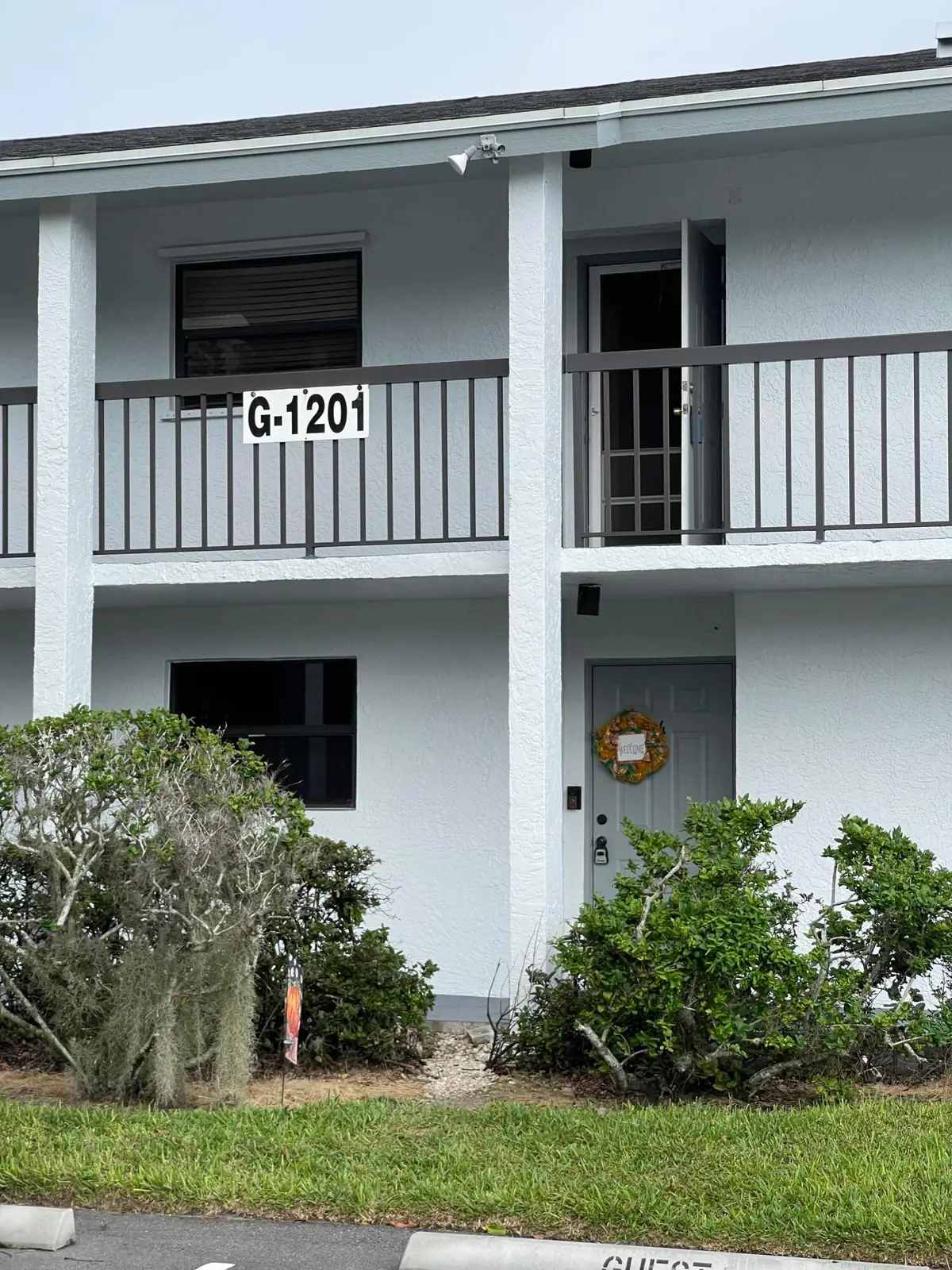 1201 1 at 1201 SE PARKVIEW Place G11, Stuart
