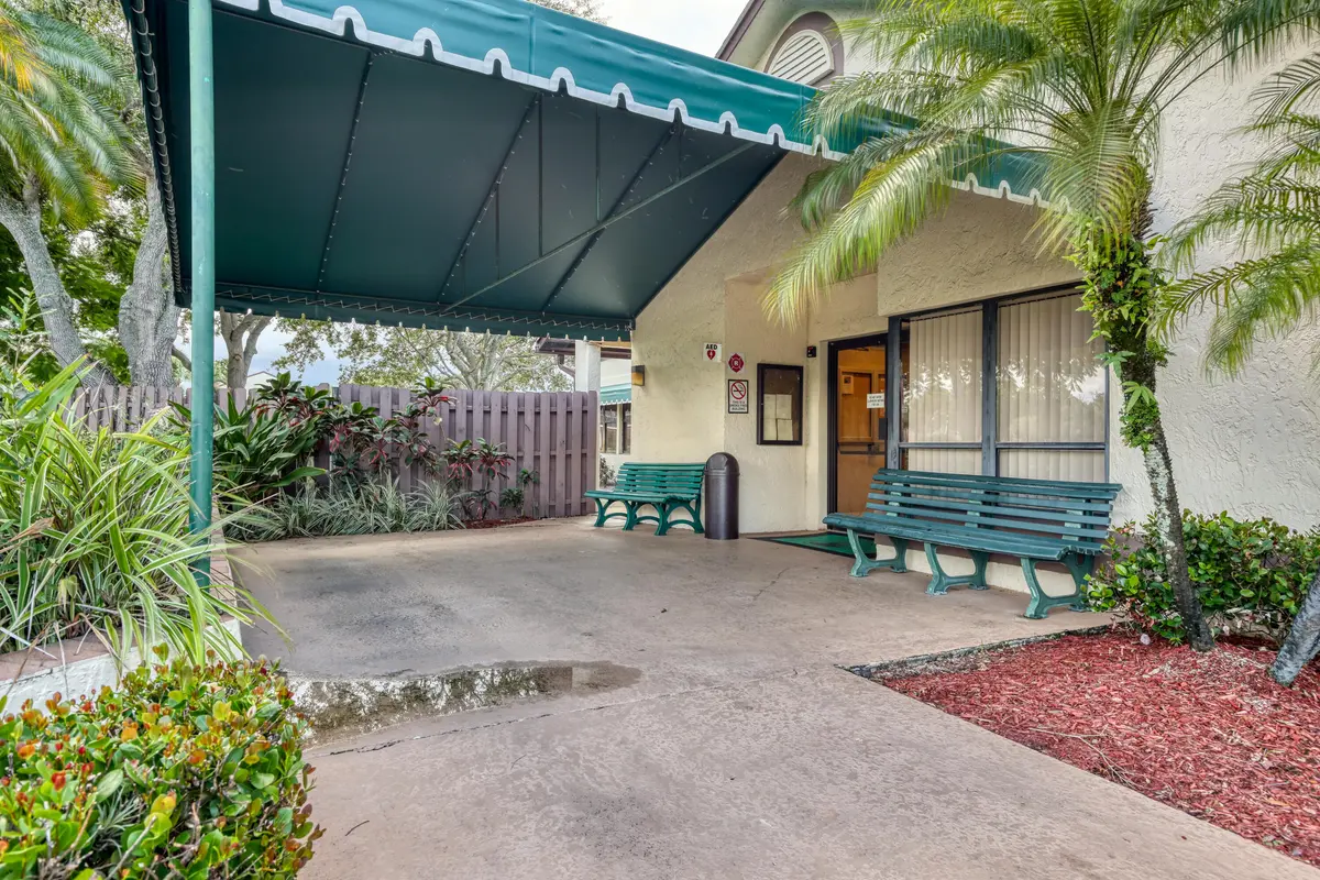 IMG_2071 at 7843 WILLOW SPRING Drive 615, Lake Worth