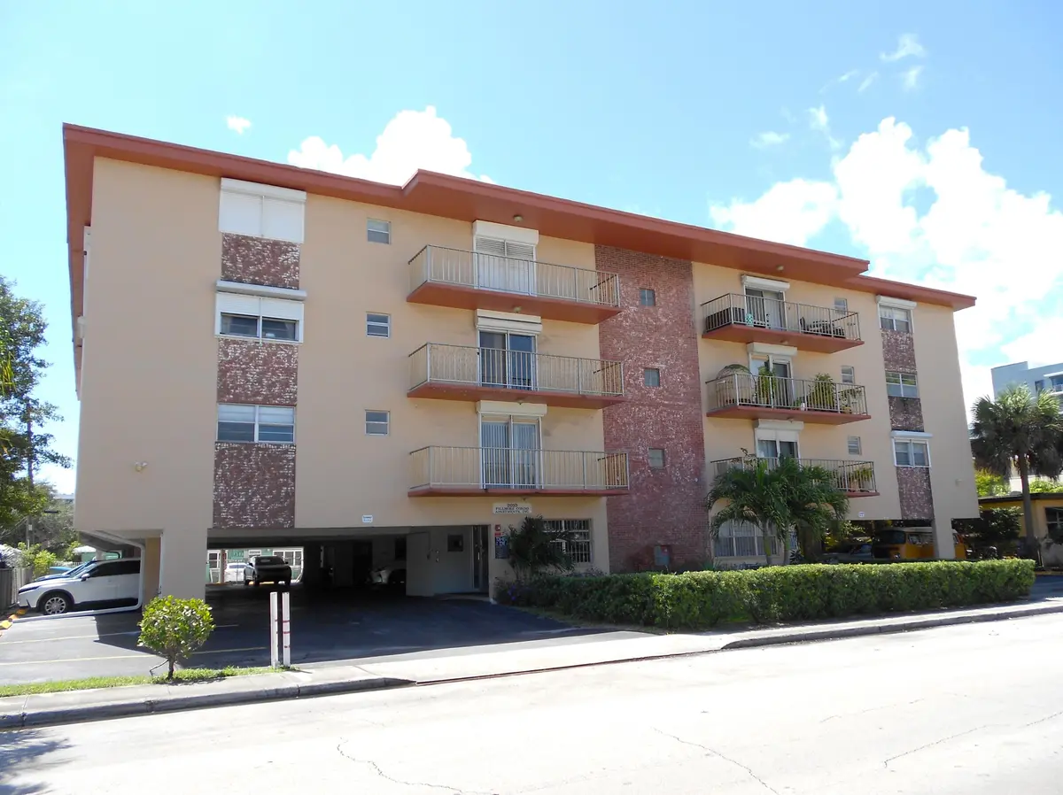 BUILDING at 2010 FILLMORE Street 303, Hollywood