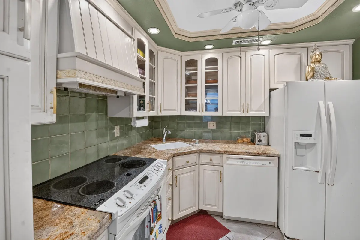 06-301-N-Ocean-Blvd-apt-1006-Pompano-Bea at 301 N OCEAN Boulevard 1006, Pompano Beach