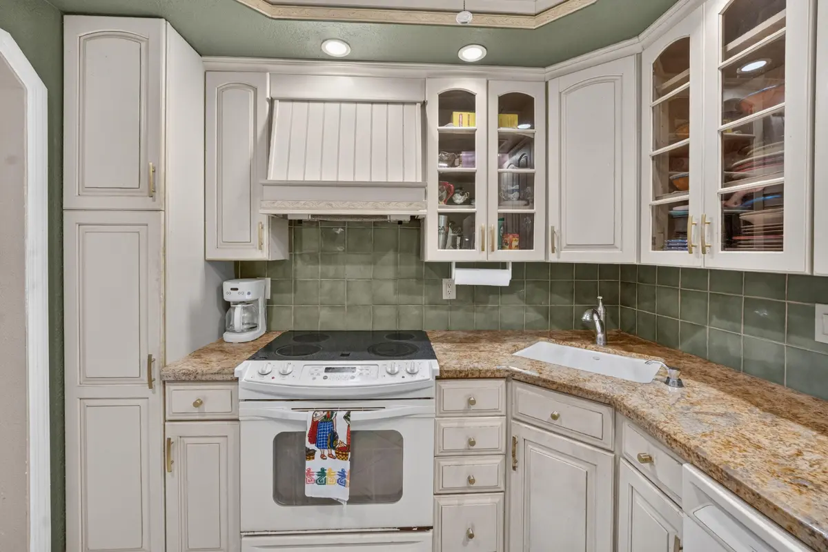 08-301-N-Ocean-Blvd-apt-1006-Pompano-Bea at 301 N OCEAN Boulevard 1006, Pompano Beach