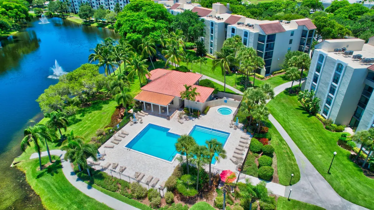 950 Lavers Circle at 950 LAVERS Circle F307, Delray Beach