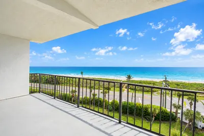 5159 Jimmy Buffett Mem Highway, Fort Pierce – Condominium for sale