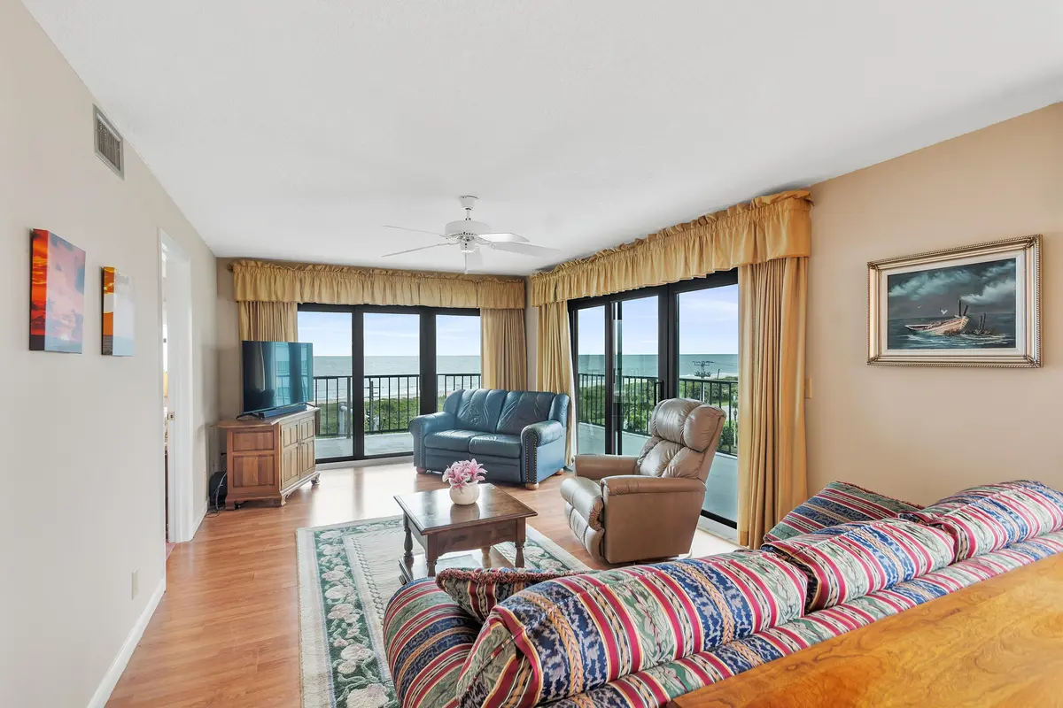 Corner unit at 5159 Jimmy Buffett Mem Highway, Fort Pierce