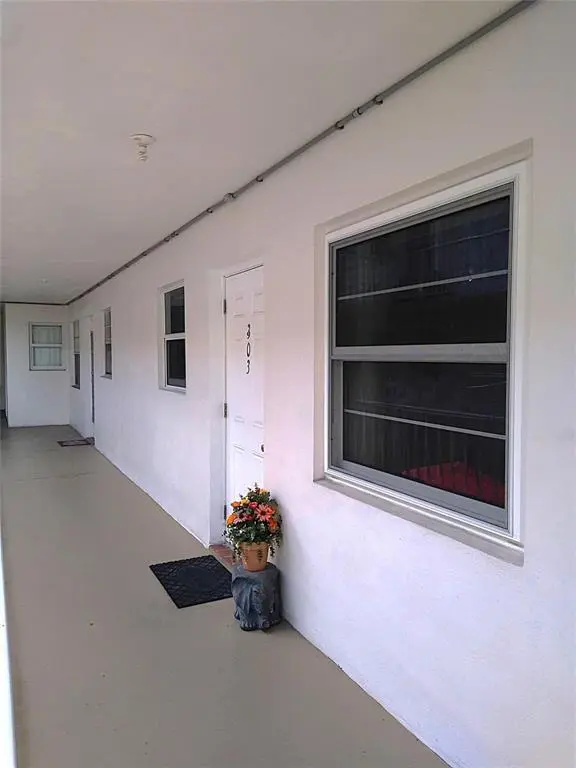 APT. EXTERIOR at 2010 FILLMORE Street 303, Hollywood