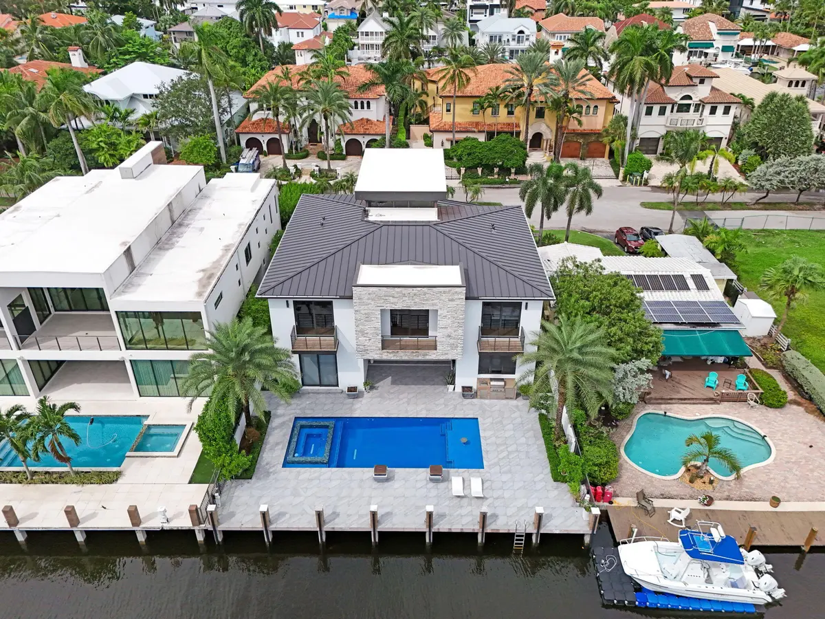 10-web-or-mls-CAM_20260930112749_0014_W at 424 COCONUT ISLE Drive, Fort Lauderdale
