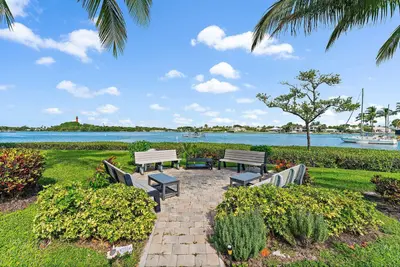 755 SATURN Street H206, Jupiter – Condominium for sale