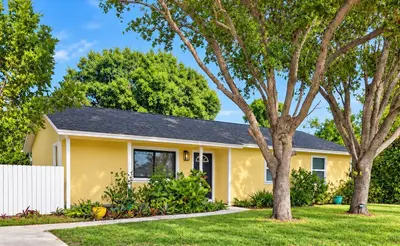 4702 Myrtle Drive, Fort Pierce – Single Family Residence for sale
