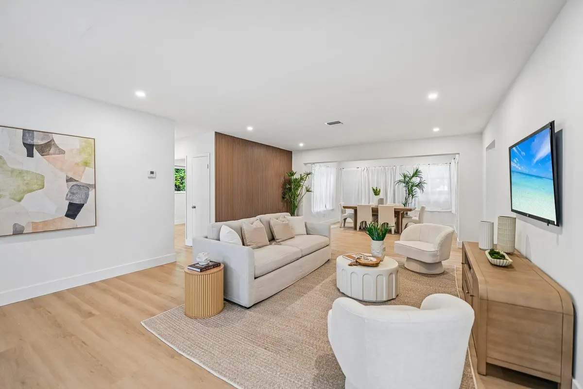 10-web-or-mls-NE 165th St-S0110-010 at 285 NE 165TH Street, Miami
