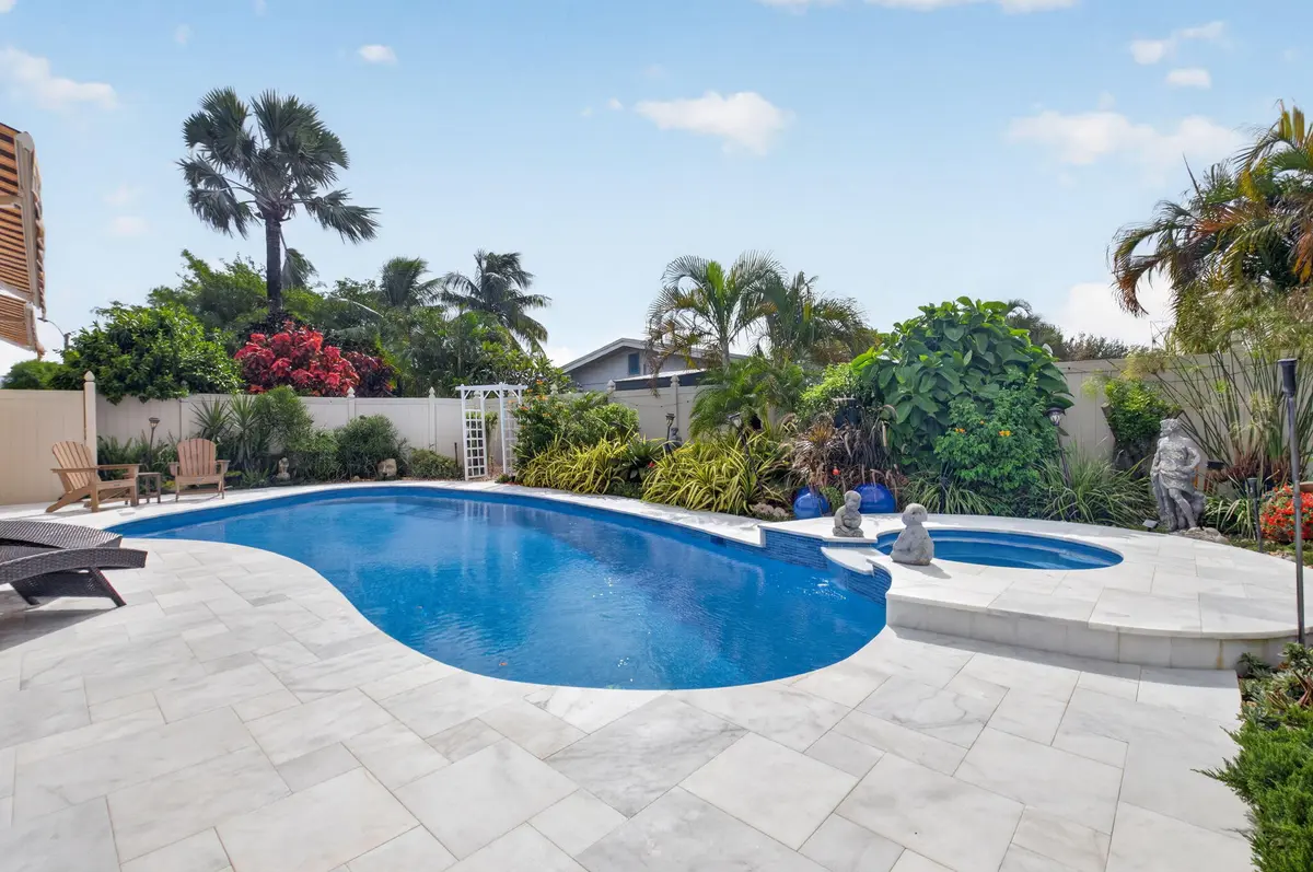 57-web-or-mls-DSC_8406 at 415 Colonial Road, West Palm Beach