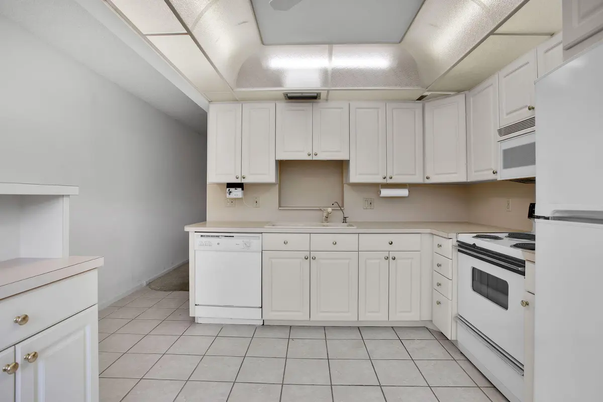 KITCHEN at 3002 Portofino Isle M3, Coconut Creek