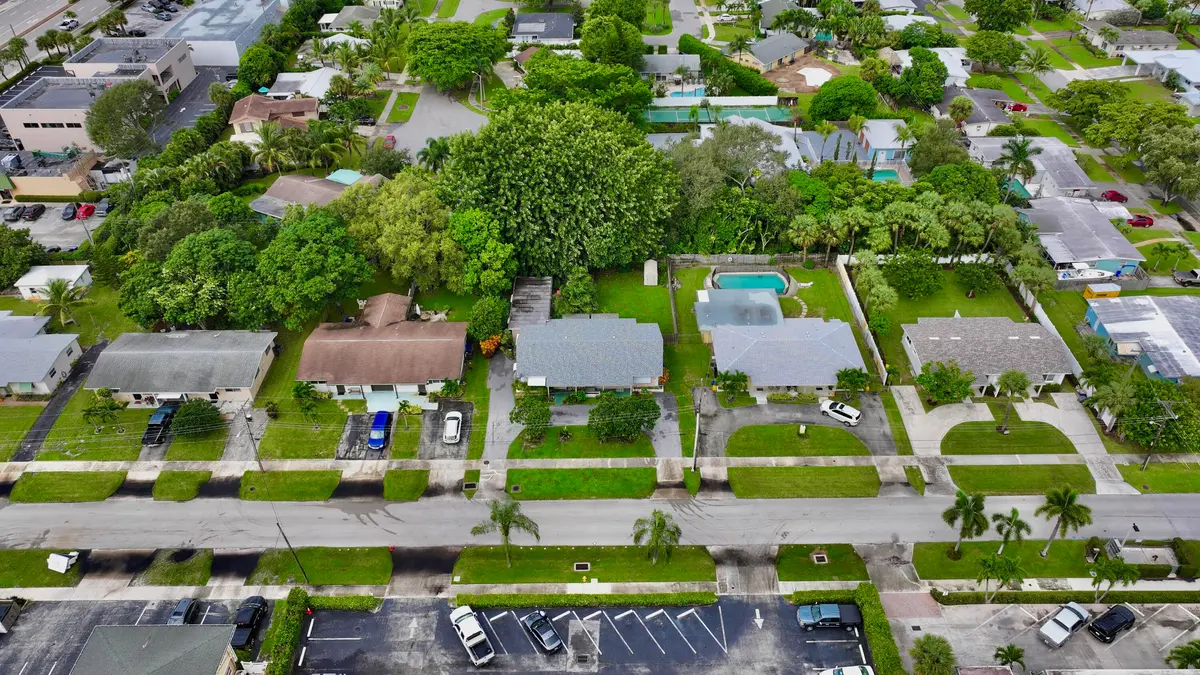 dji_fly_20261002_101900_0105_17910273568 at 315 Northlake Drive 315/317, North Palm Beach