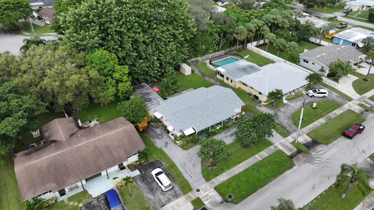 dji_fly_20261002_101842_0103_17910273568 at 315 Northlake Drive 315/317, North Palm Beach