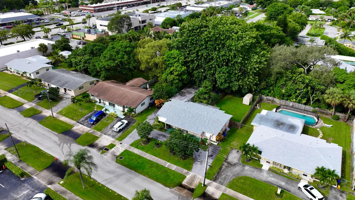 dji_fly_20261002_101522_0087_17910273678 at 315 Northlake Drive 315/317, North Palm Beach