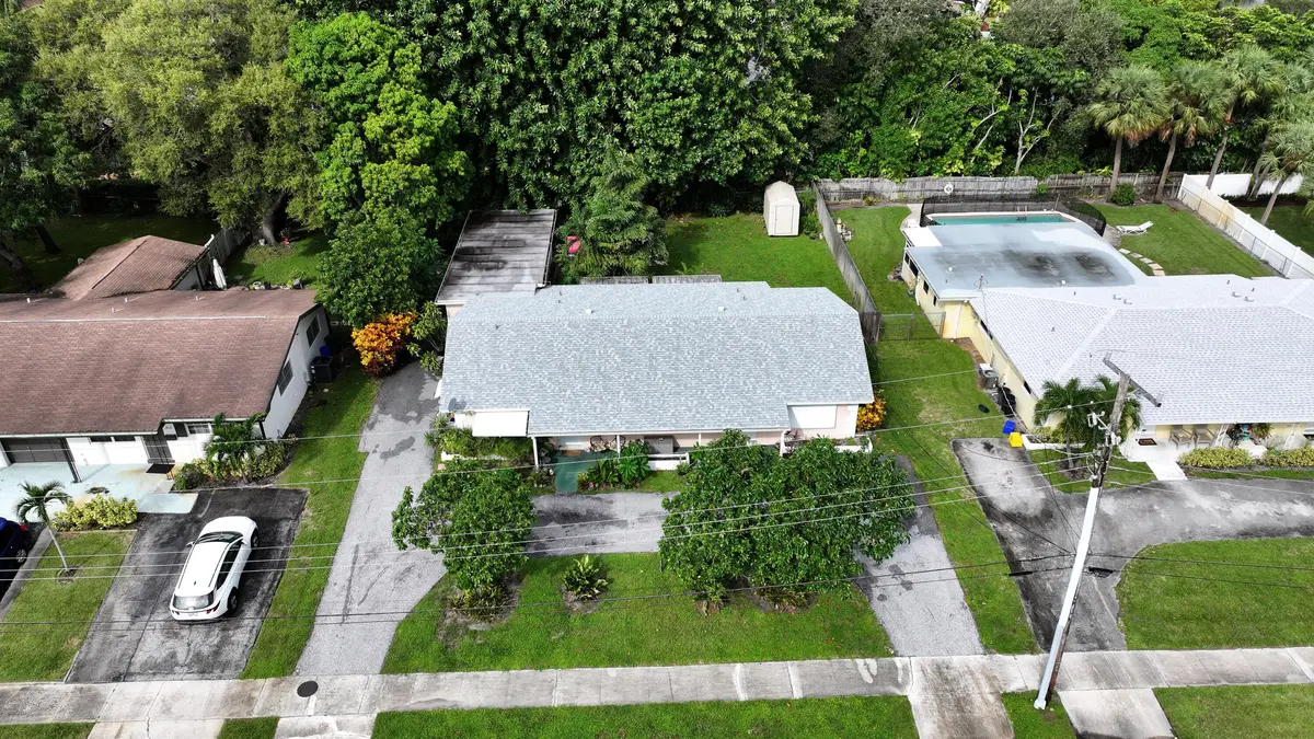 dji_fly_20261002_101514_0086_17910273682 at 315 Northlake Drive 315/317, North Palm Beach