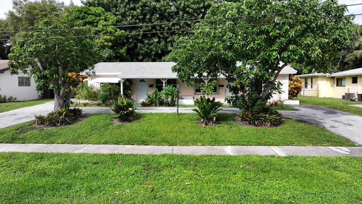 dji_fly_20261002_101458_0084_17910273689 at 315 Northlake Drive 315/317, North Palm Beach