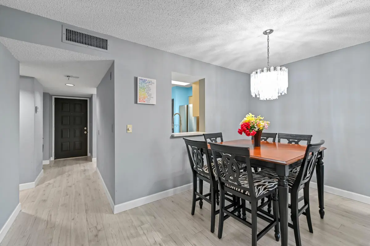 15 Diningroom 02 at 7286 HUNTINGTON Lane 402, Delray Beach