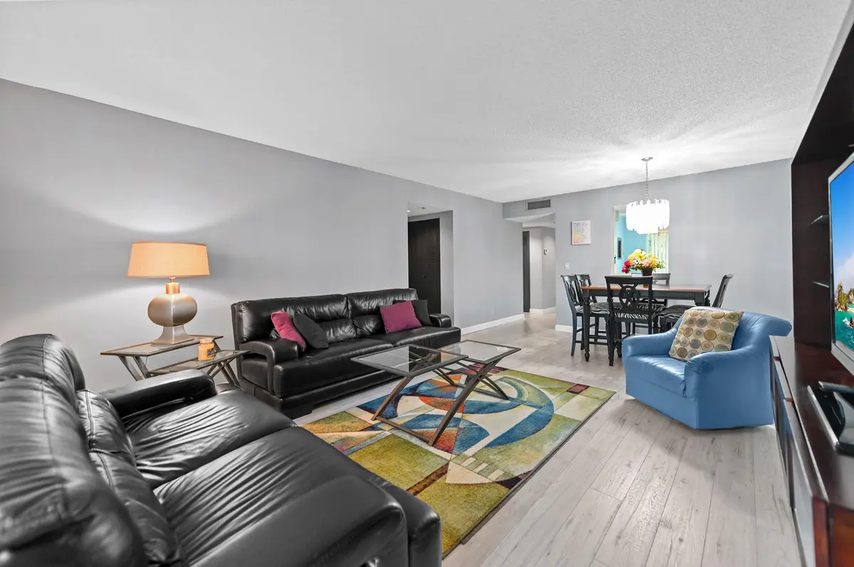 18 Livingroom 03 at 7286 HUNTINGTON Lane 402, Delray Beach