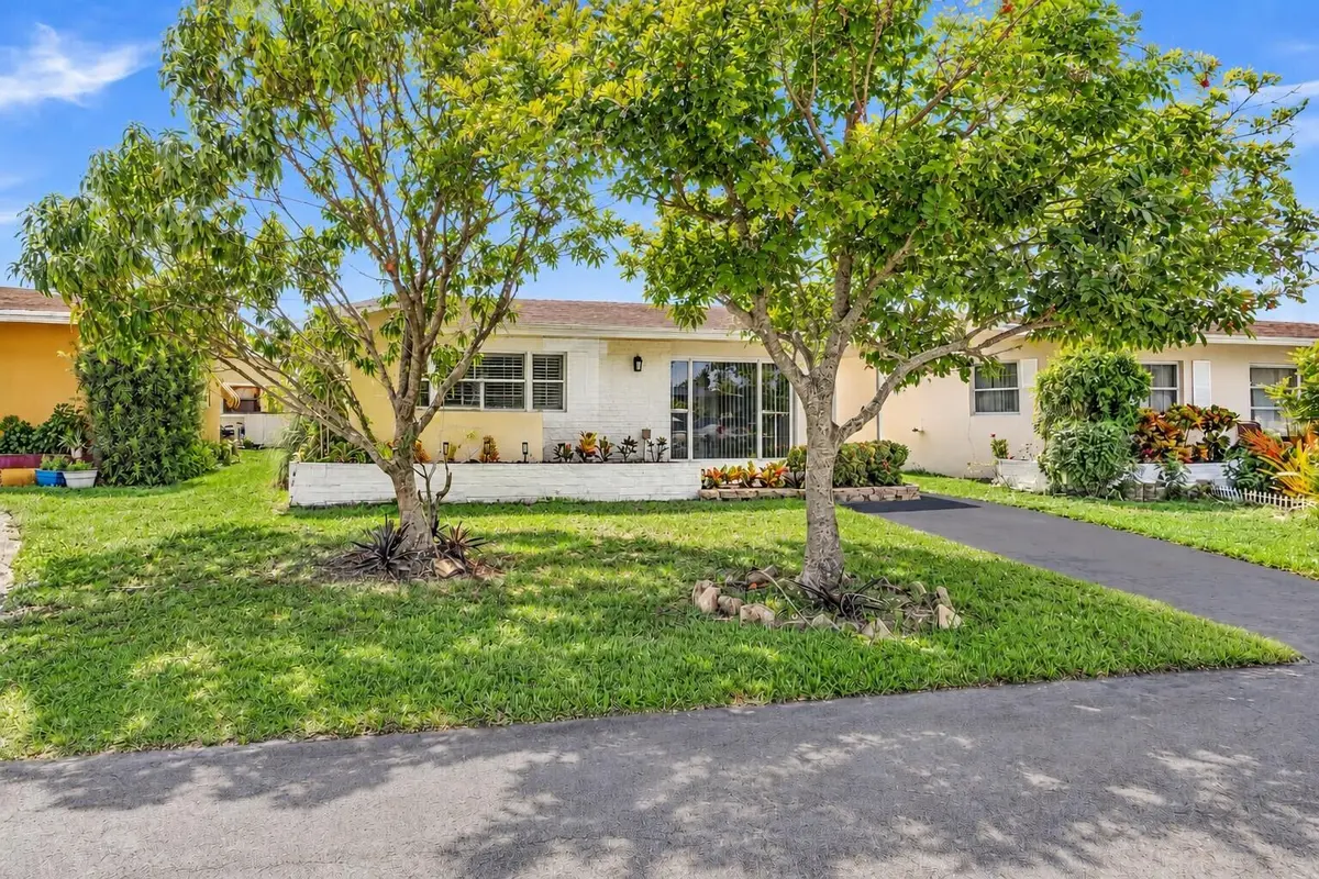 6872 NW 26TH Court, Sunrise, FL – photo 2