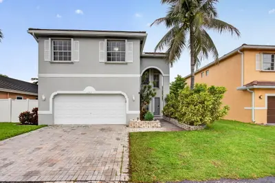 2911 E SABLE Circle, Margate – Single Family Residence for sale