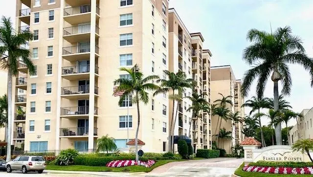 Front Building at 1801 N FLAGLER Drive 432, West Palm Beach